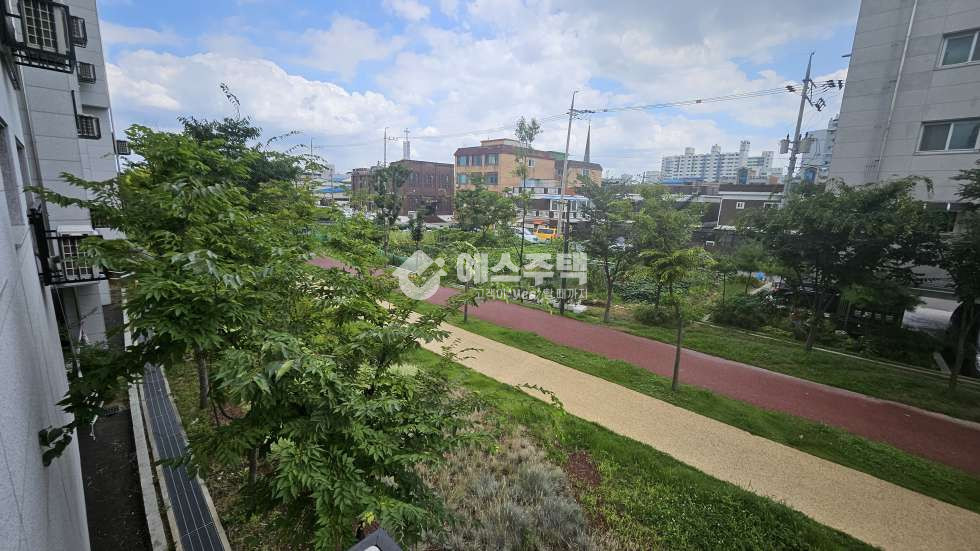 경기 수원권선구 고색동 고색동 집은 넓고! 집앞엔 샌착로와 가득한 나무들! 숲세권 3룸 분양 매물번호 17137 사진 5